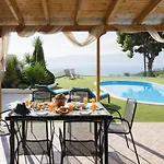 Villa Amazing Agapitos Ájoi Theódori