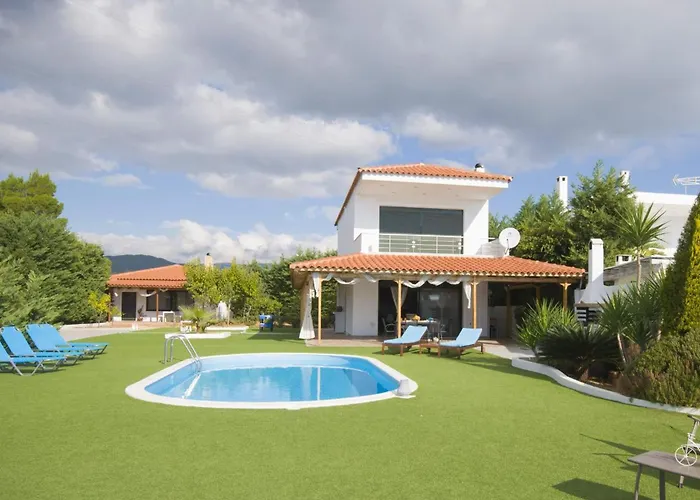 Amazing Agapitos Άγιοι Θεόδωροι